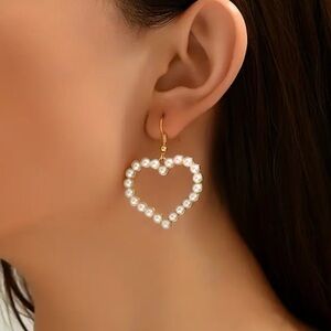 Pearl Heart Drop Earrings –‎ Elegant Lightweight Love Jewelry Romantic Love